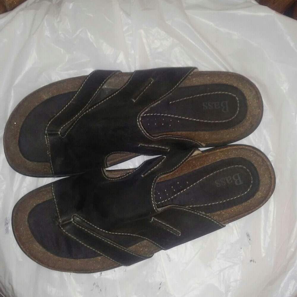 Bass sandals